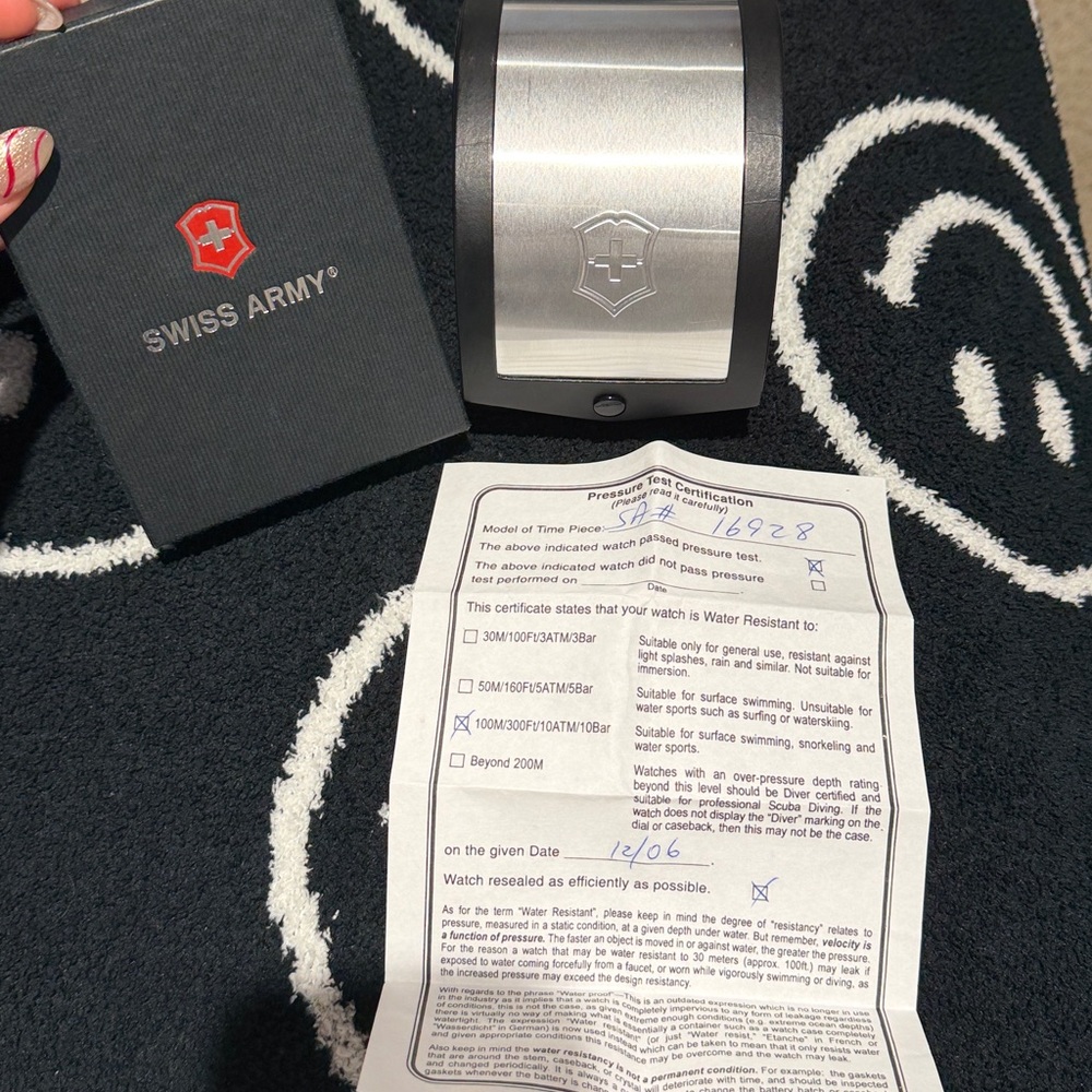 Swiss Army Victorinox Silver Watch - Picture 4 of 7